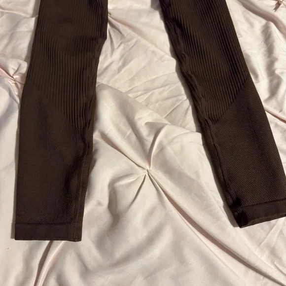 LOWEST PRICE ✨ Buffbunny Collection Waterfall Seamless Legging in Truffle - Picture 4 of 9